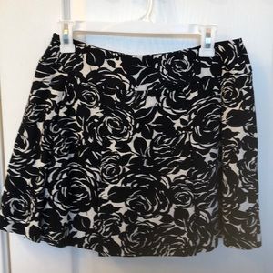 Floral mid thigh skirt